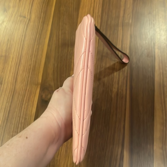 PINK ♥ HEART ♥ Gucci Marmont GG Wristlet clutch purse Maltese Leather handbag - Picture 7 of 8